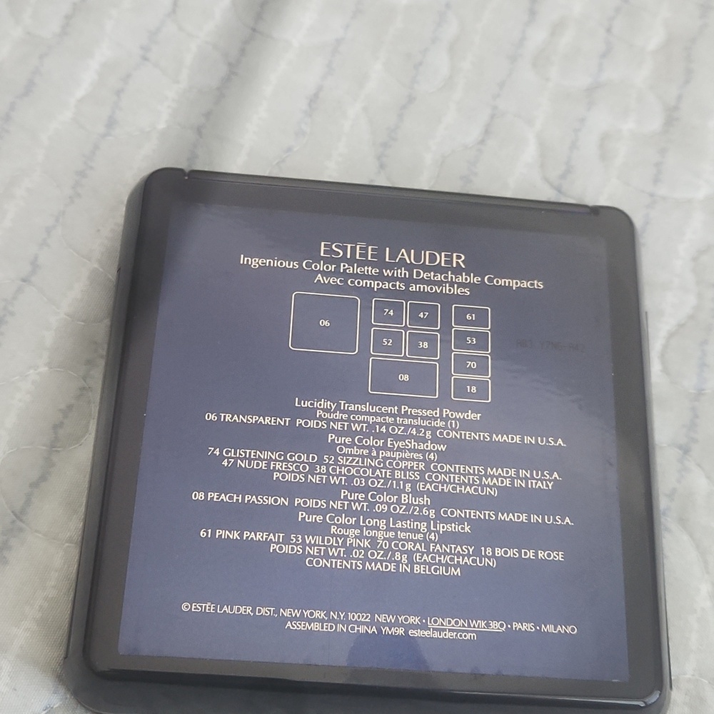 Estee Lauder Travel Exclusive Ingenious Color Palette with Detachable Compacts - Picture 7 of 8